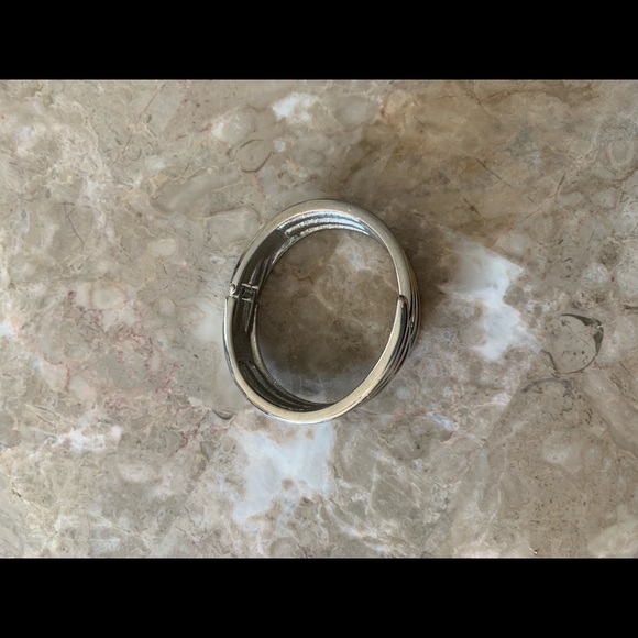 Silver bangle - Picture 2 of 3